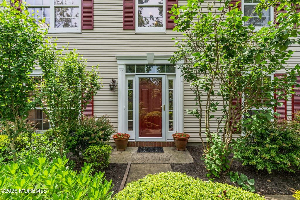 11 S Manor Court, Wall, NJ 07719