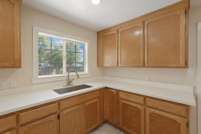 2555 W Sonoma Ave, Stockton, CA 95204