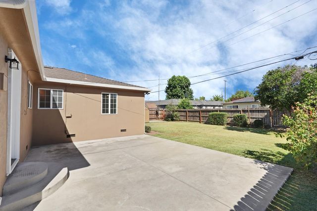 2555 W Sonoma Ave, Stockton, CA 95204