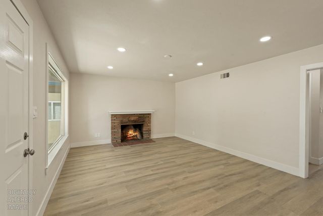 2555 W Sonoma Ave, Stockton, CA 95204