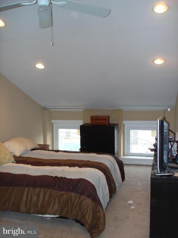 160 LEVERING ST, Philadelphia, PA 19127