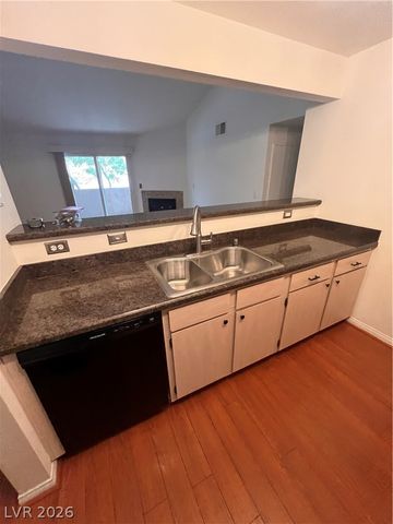 231 West Horizon Ridge Parkway 1421, Henderson, NV 89012
