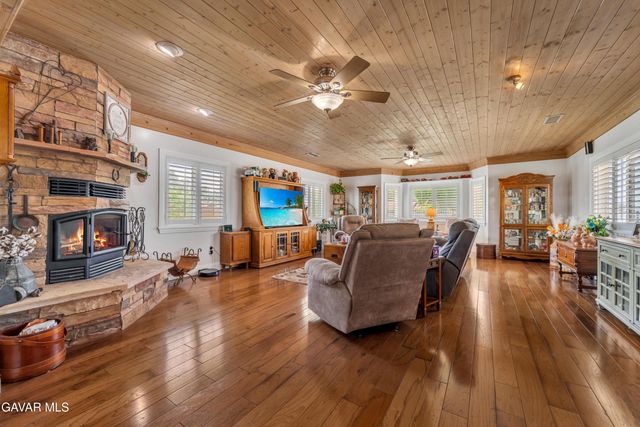 43516 W 18th Street, Lancaster, CA 93534