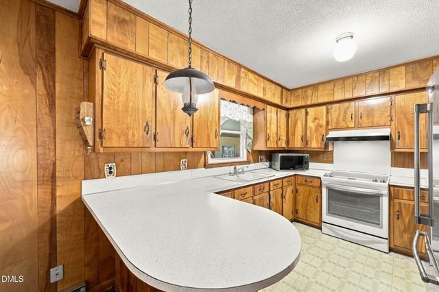 208 Aloha Drive, Graham, NC 27253