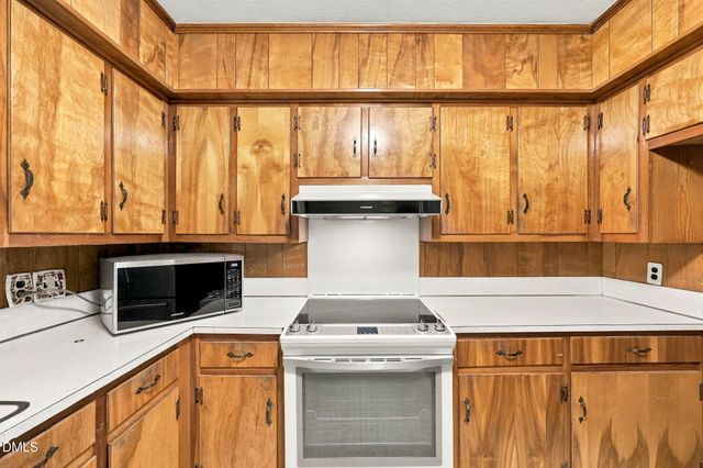 208 Aloha Drive, Graham, NC 27253
