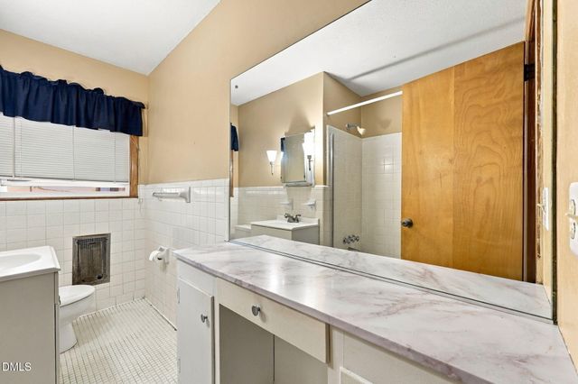 208 Aloha Drive, Graham, NC 27253