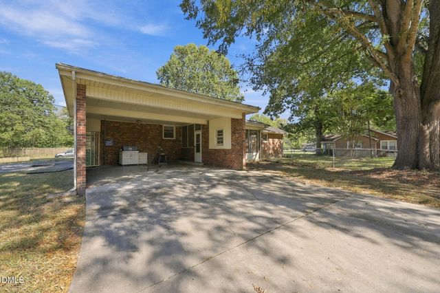 208 Aloha Drive, Graham, NC 27253