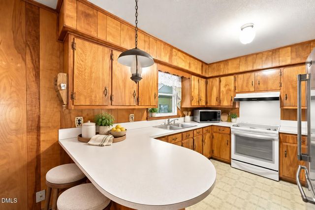 208 Aloha Drive, Graham, NC 27253