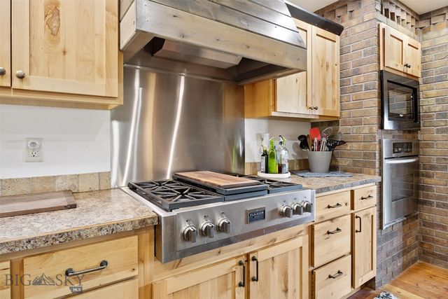 915 Point of Rocks Road, Whitehall, MT 59759