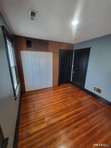 73 Lounsbury Street 3, Waterbury, CT 06706