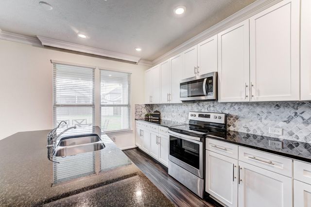 12511 Stablewood Cove Circle, Houston, TX 77044