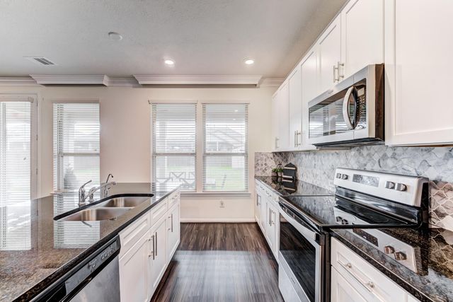 12511 Stablewood Cove Circle, Houston, TX 77044