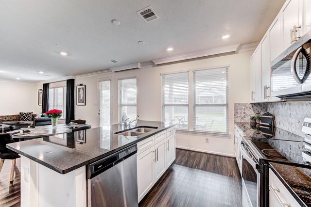 12511 Stablewood Cove Circle, Houston, TX 77044