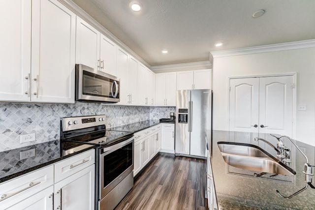 12511 Stablewood Cove Circle, Houston, TX 77044