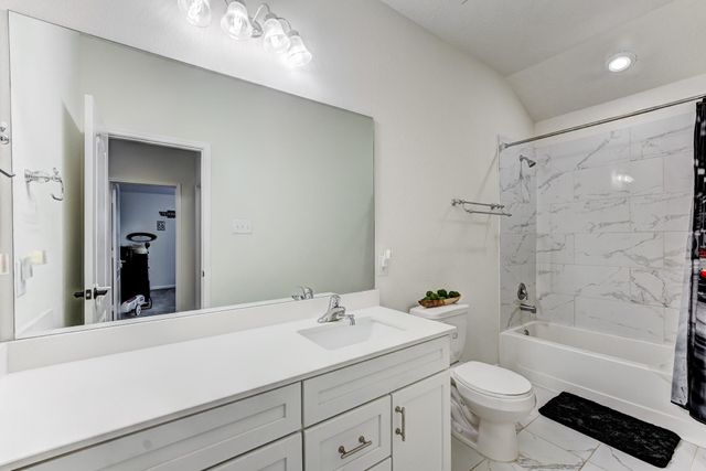 12511 Stablewood Cove Circle, Houston, TX 77044