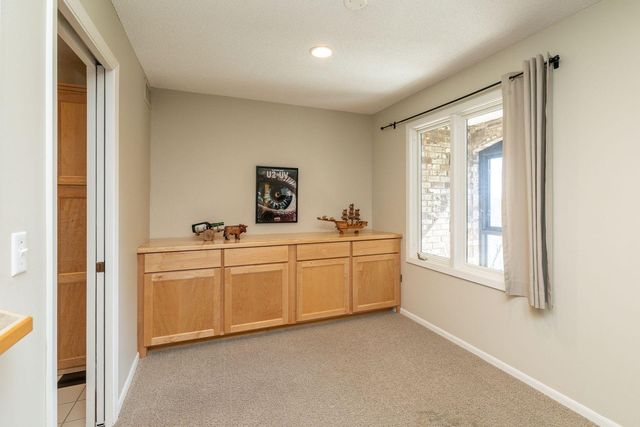 1860 Eagle Ridge Drive W304, Mendota Heights, MN 55118