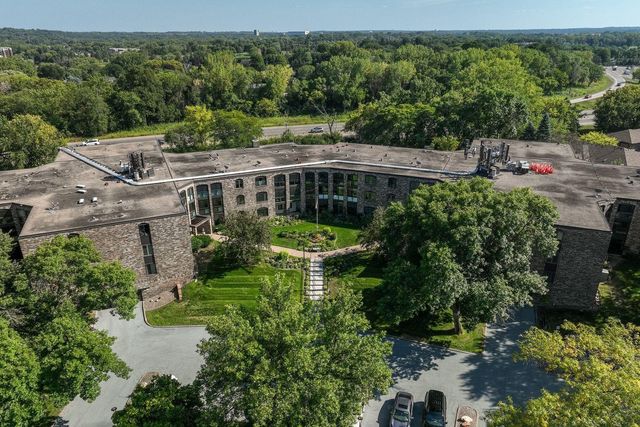 1860 Eagle Ridge Drive W304, Mendota Heights, MN 55118