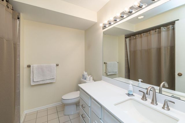 1860 Eagle Ridge Drive W304, Mendota Heights, MN 55118
