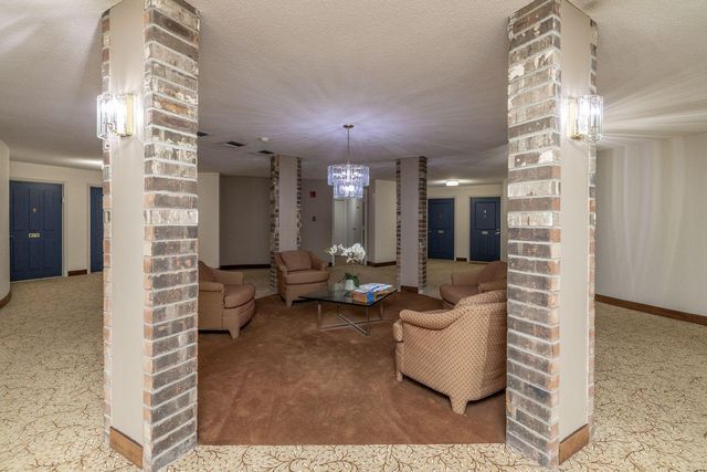1860 Eagle Ridge Drive W304, Mendota Heights, MN 55118