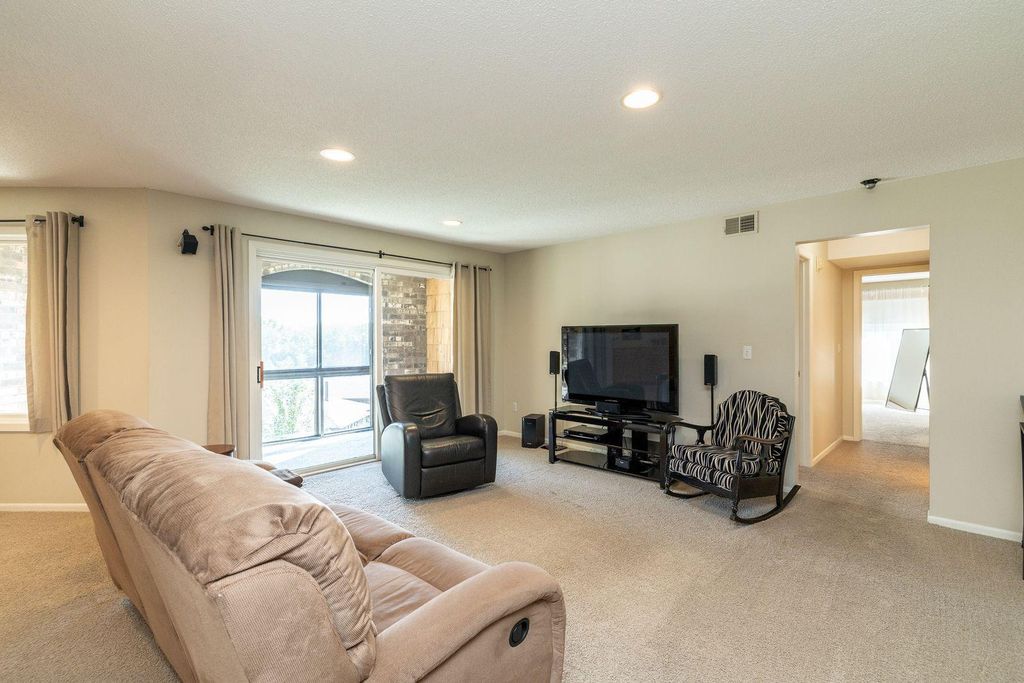 1860 Eagle Ridge Drive W304, Mendota Heights, MN 55118 — photo 5