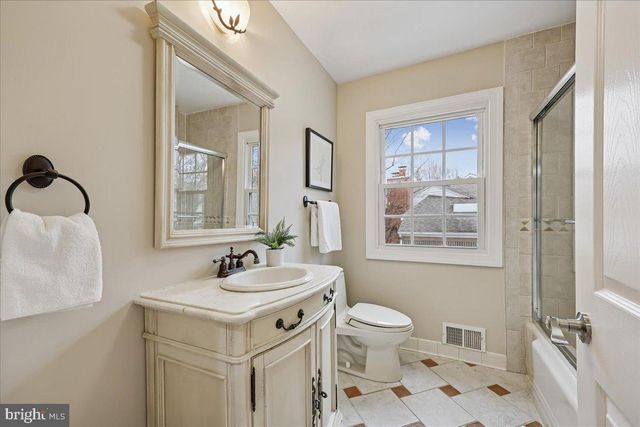 4902 DERUSSEY PKWY, Chevy Chase, MD 20815