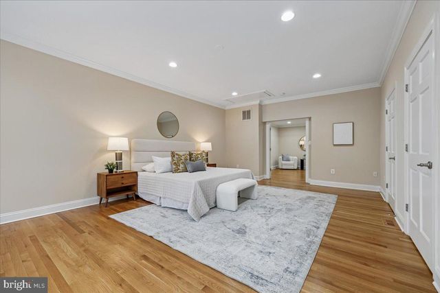 4902 DERUSSEY PKWY, Chevy Chase, MD 20815