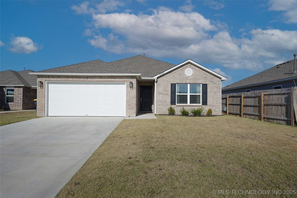 27603 E 115th Place S, Coweta, OK 74429