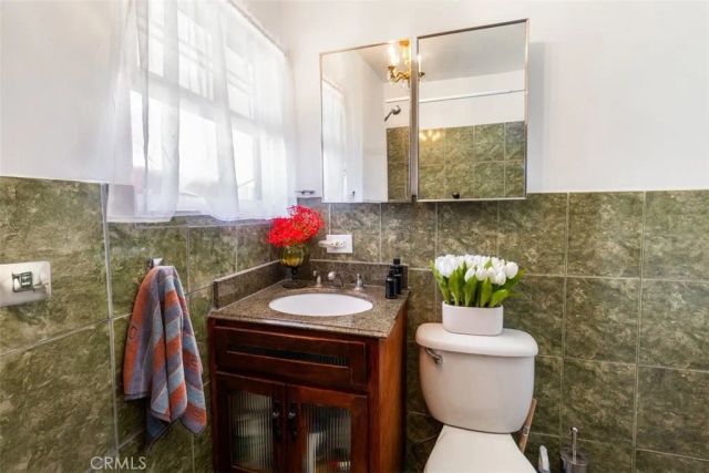 657 W 66th, Los Angeles, CA 90044