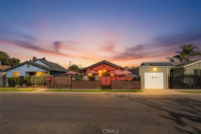 657 W 66th, Los Angeles, CA 90044