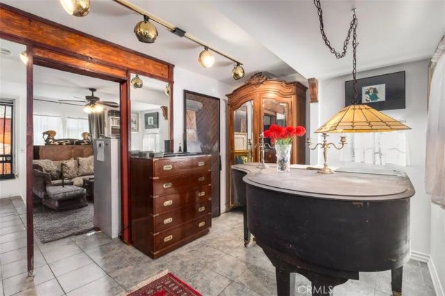 657 W 66th, Los Angeles, CA 90044