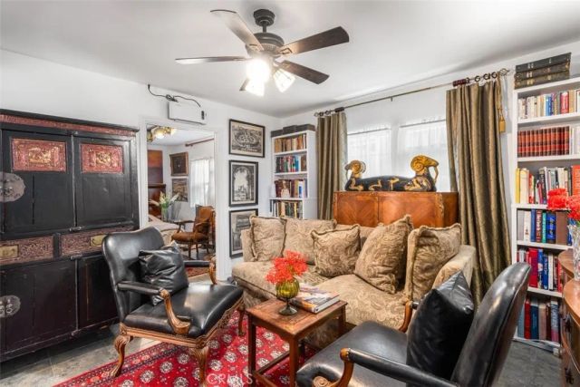 657 W 66th, Los Angeles, CA 90044