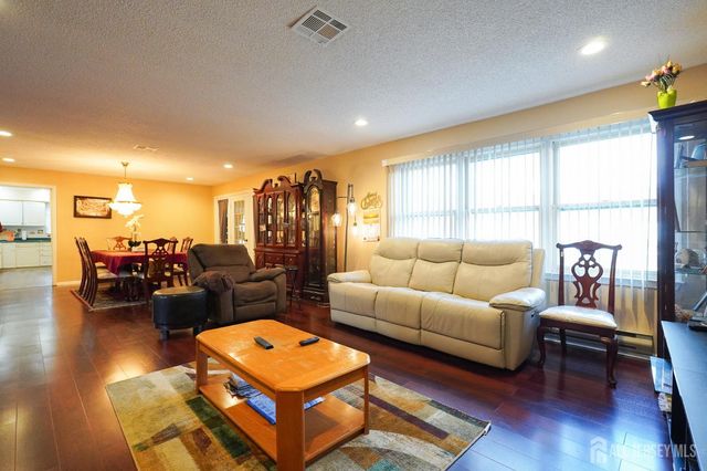 675 Yarborough Way A, Monroe, NJ 08831