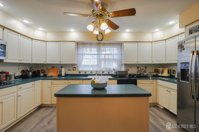 675 Yarborough Way A, Monroe, NJ 08831