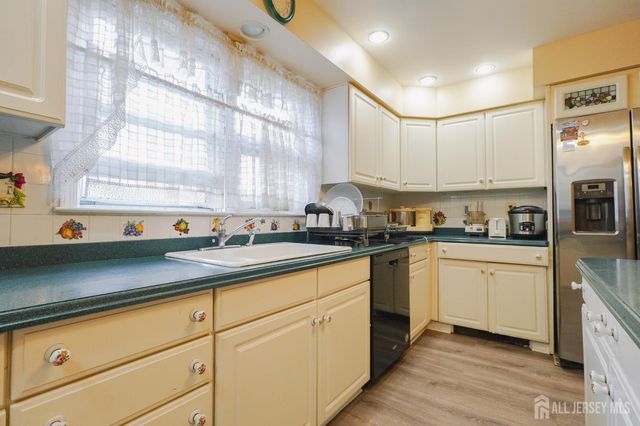 675 Yarborough Way A, Monroe, NJ 08831