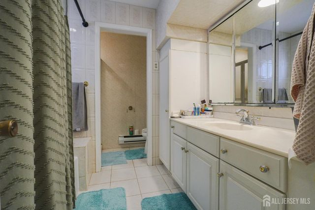 675 Yarborough Way A, Monroe, NJ 08831