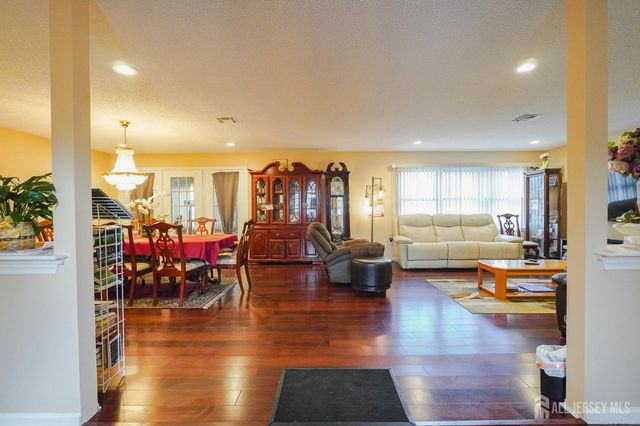 675 Yarborough Way A, Monroe, NJ 08831