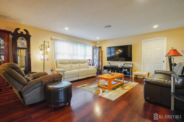 675 Yarborough Way A, Monroe, NJ 08831