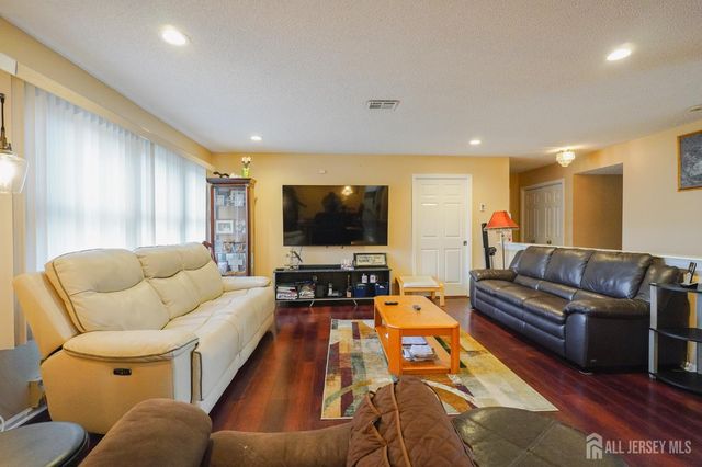 675 Yarborough Way A, Monroe, NJ 08831