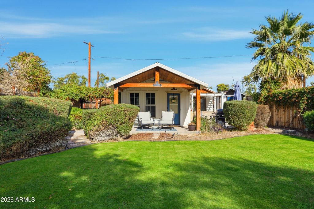 Image 1 of property listing at 110 W BRUCE Avenue, Gilbert, AZ 85233