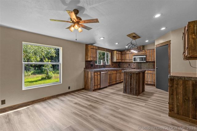 115152 S 4237 Road, Eufaula, OK 74432