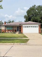 29021 Van Laan Drive, Warren, MI 48092