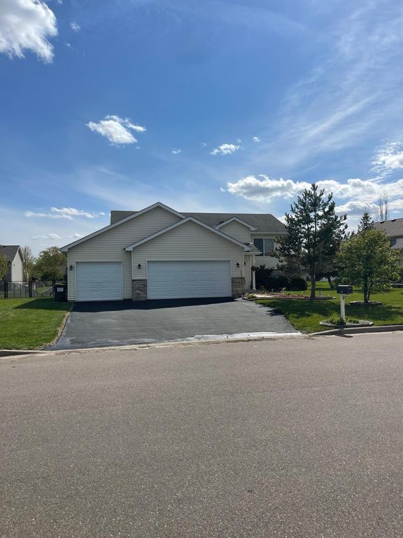 533 Dogwood Street NE, Lonsdale, MN 55046
