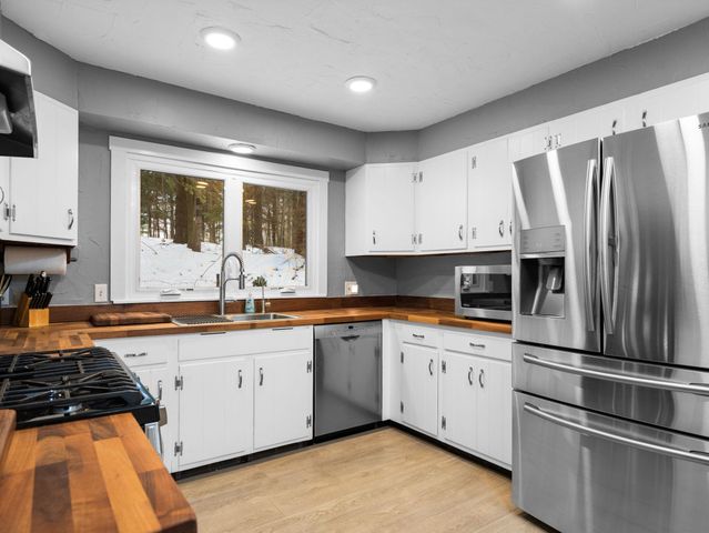 7787 East Shore Road, Traverse City, MI 49686