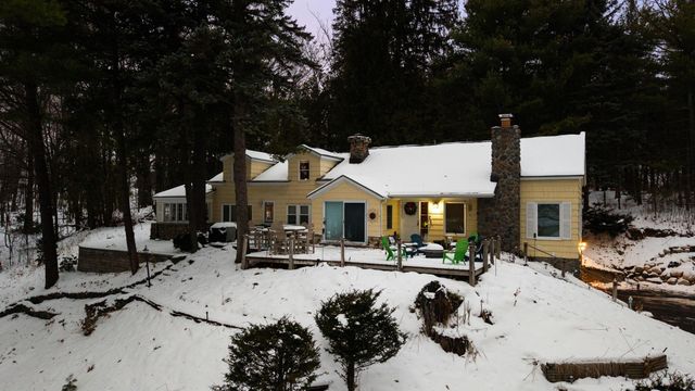 7787 East Shore Road, Traverse City, MI 49686