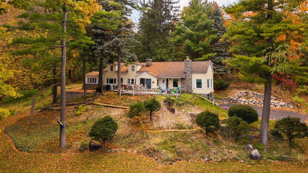 7787 East Shore Road, Traverse City, MI 49686