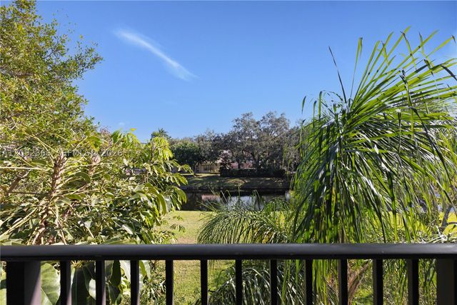 10125 W Sunrise Blvd 302, Plantation, FL 33322