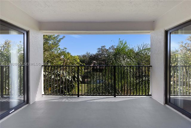 10125 W Sunrise Blvd 302, Plantation, FL 33322