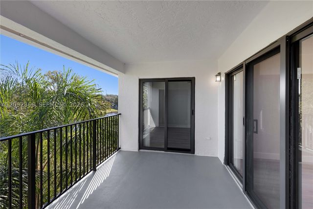 10125 W Sunrise Blvd 302, Plantation, FL 33322