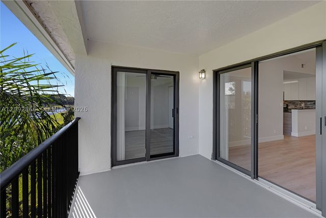 10125 W Sunrise Blvd 302, Plantation, FL 33322