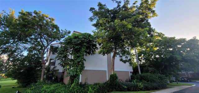 10125 W Sunrise Blvd 302, Plantation, FL 33322
